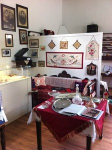 LAOGRAFIKO MOYSEIO OT8E2 (Mobile)